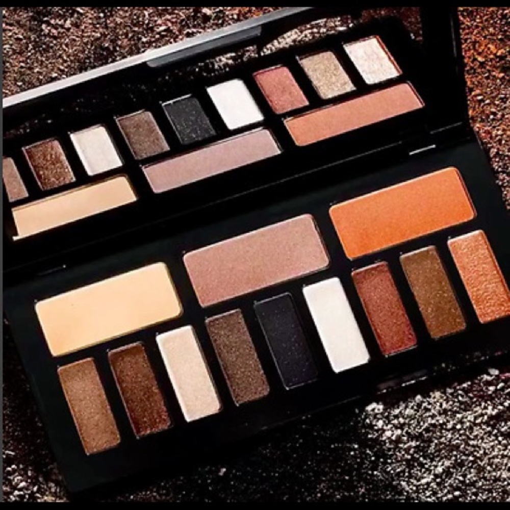 Kat Von D Shade + Light Glimmer Eye Shadow Palette